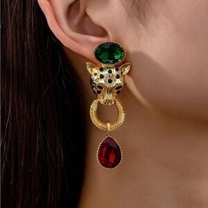 Vintage crystal dangle earrings N420